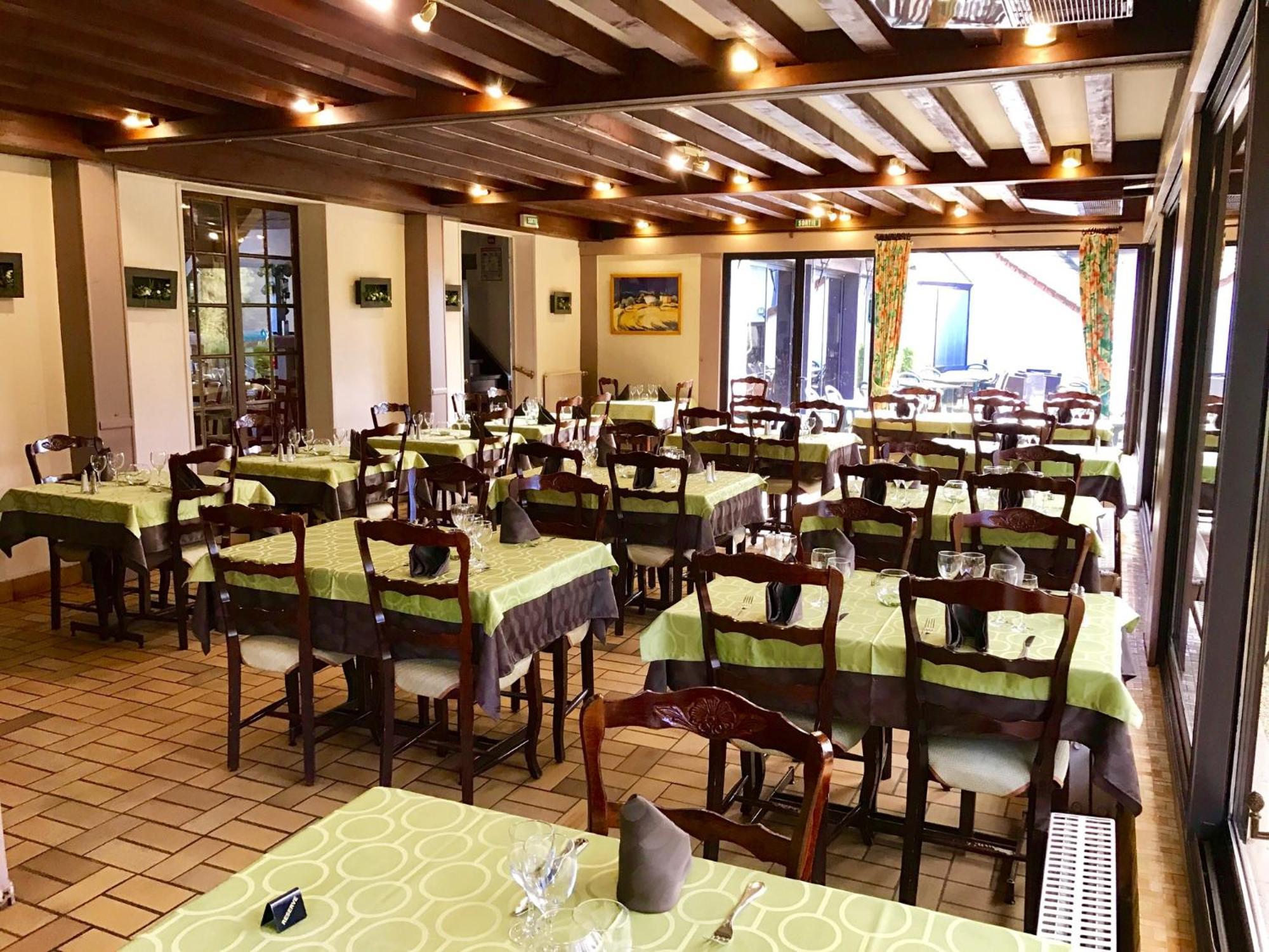 Hotel Restaurant Le Relais De Pouilly Exterior foto